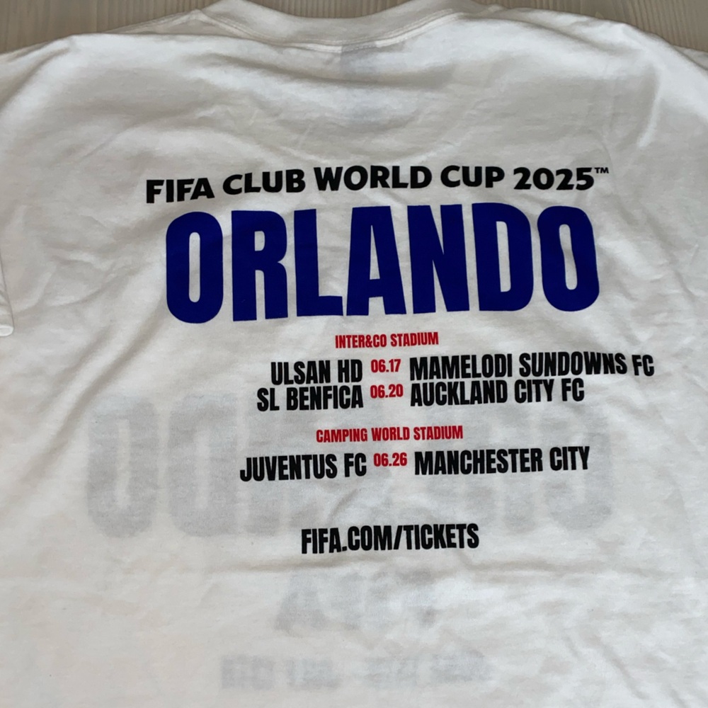 FIFA World Cup 2025 White Orlando FIFA T-Shirt Large Gildan Heavy Cotton